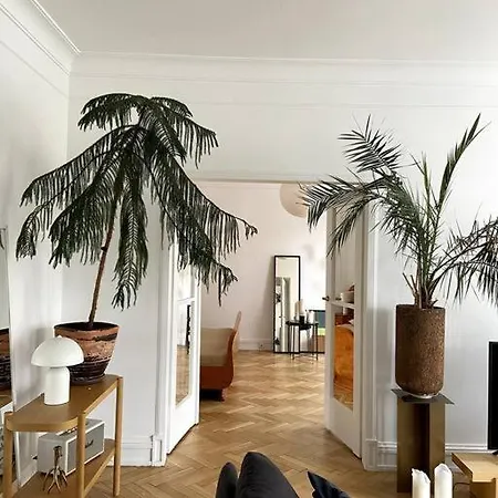 Plac Zbawiciela / Sunny Bedroom + Livingroom Savior Square Warszawa