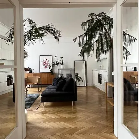 Plac Zbawiciela / Sunny Bedroom + Livingroom Savior Square Warszawa