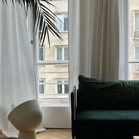 Plac Zbawiciela / Sunny Bedroom + Livingroom Savior Square *
